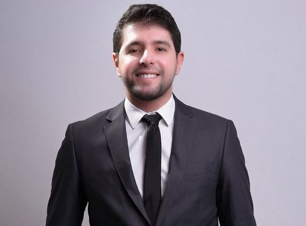 Dr. Francisco Abrantes — Advogado